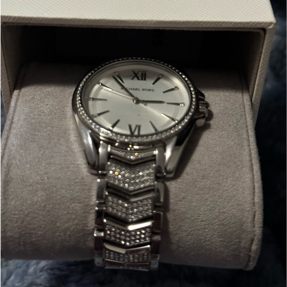 MICHAEL KORS Watch - Picture 4 of 4